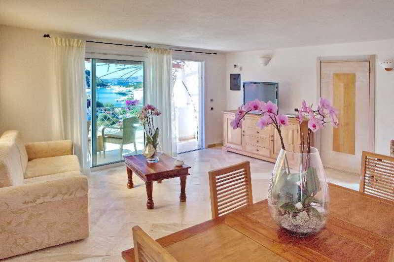 Residence Living Poltu Quatu Арцакена Екстер'єр фото